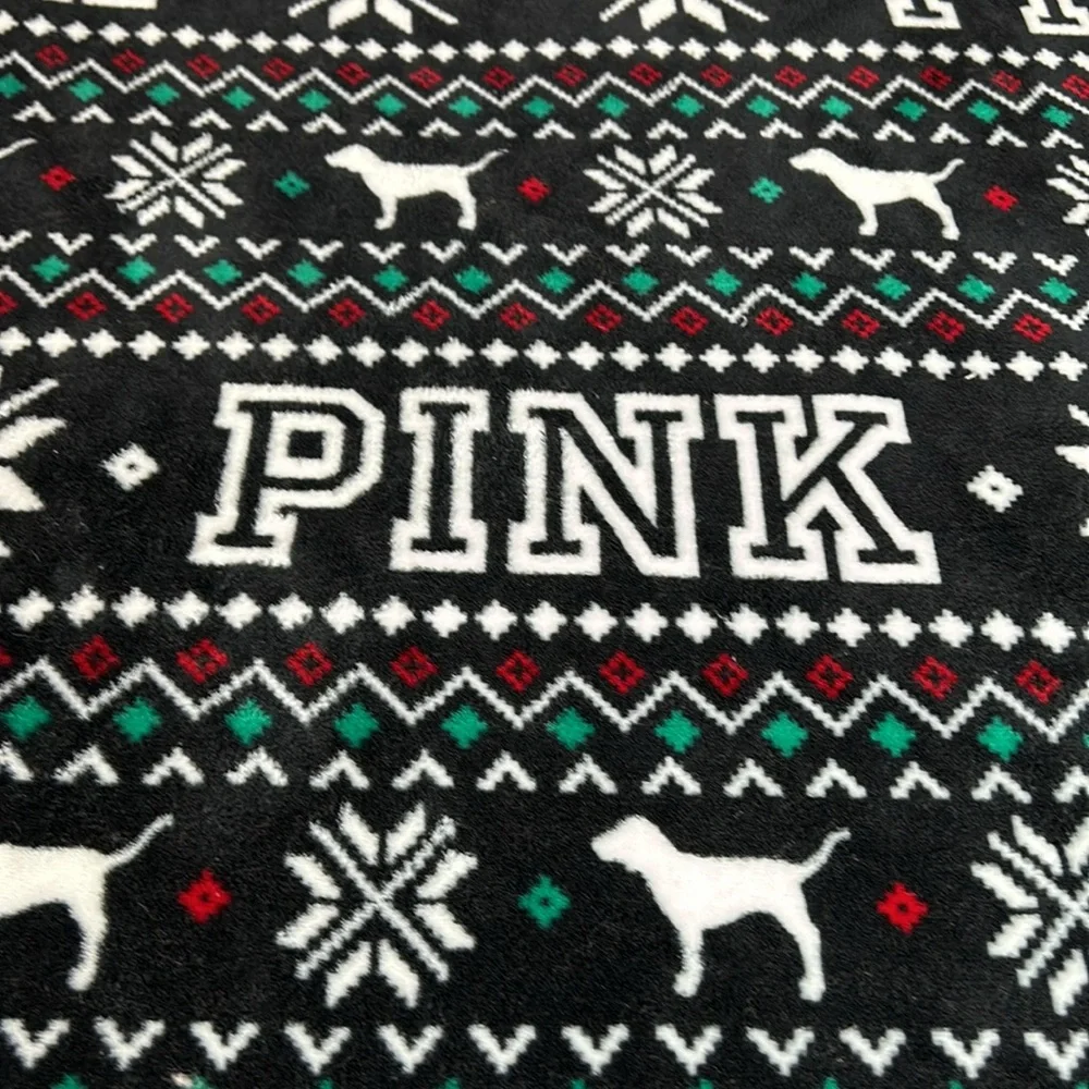 Victoria's Secret PINK Holiday Fleece Blanket Black / White 50